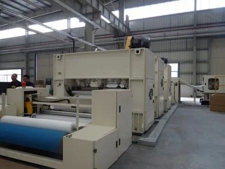 800gsm خط إنتاج ثقب الإبرة للفيلت غير المنسوج لوسائل التصفية الهوائية